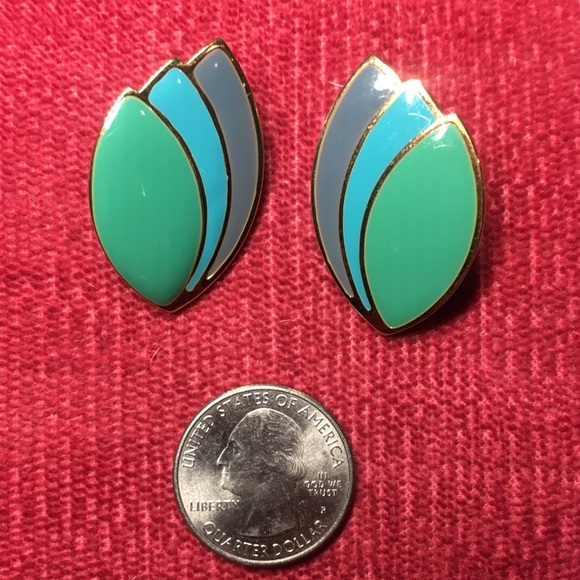 GLORIOUS Vintage enamel post earrings - Picture 5 of 5